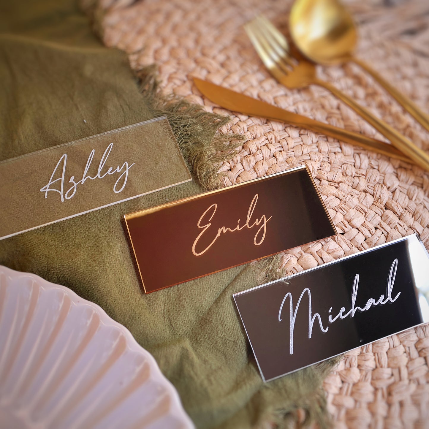 rectangle gold mirrored acrylic name plate name cards wedding place cards place setting wood name card napkin half circle tag acrylic name tags round tags rustic wedding wooden wedding decor wedding place cards Wedding decoration Wedding place card